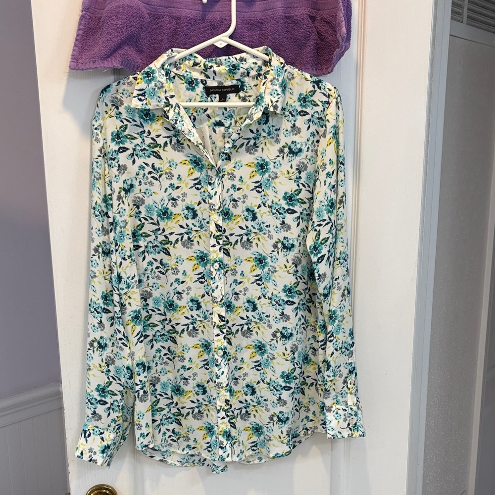 NWT Banana Republic Blue and Yellow Floral Button Down Shirt